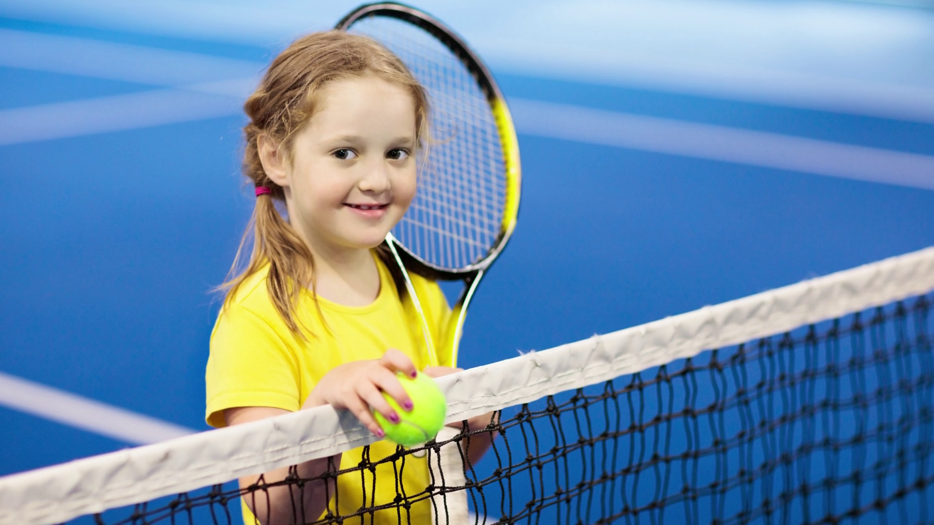 play tennis